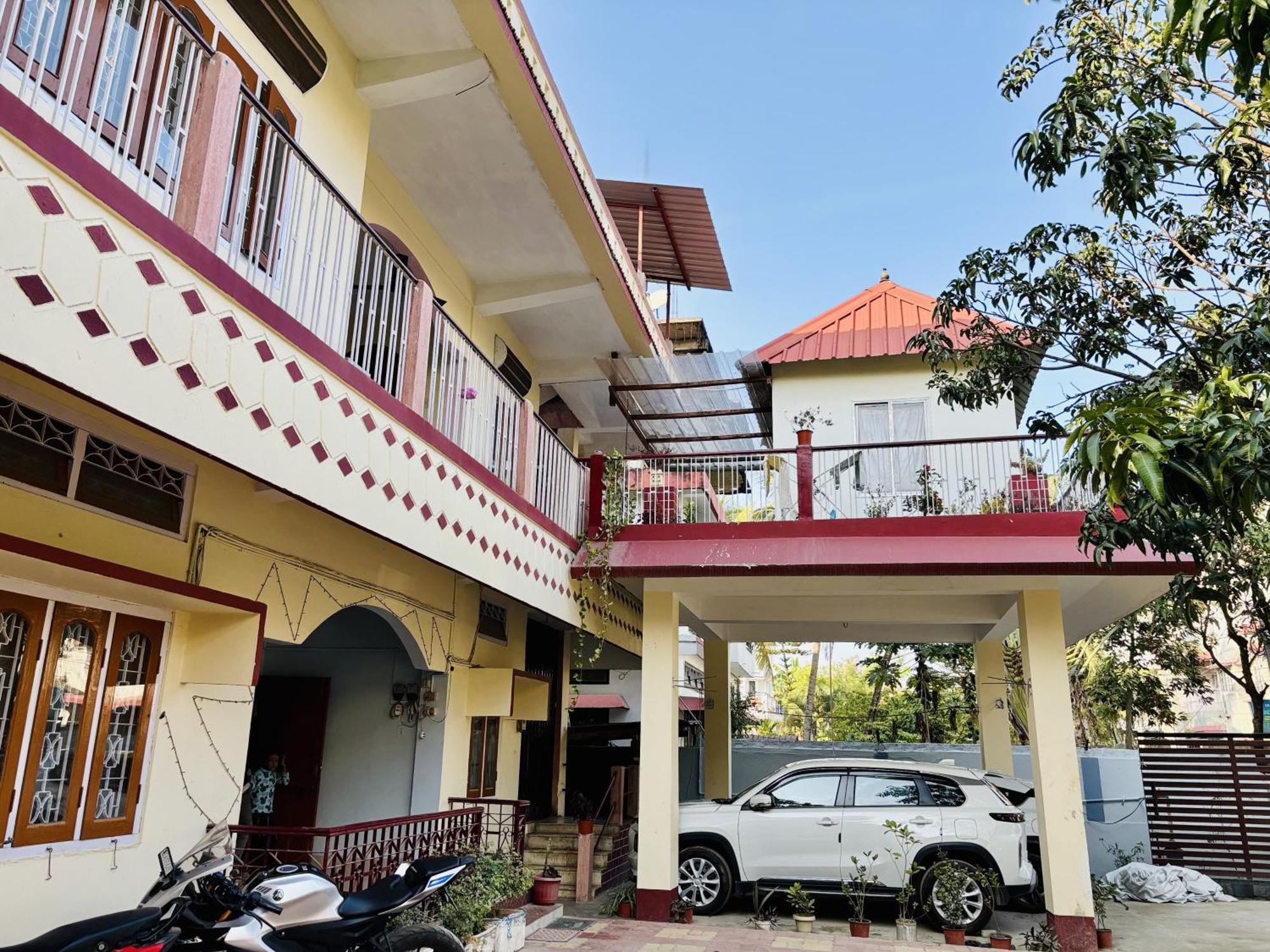 Capital Heritage Homestay Гувахати Экстерьер фото